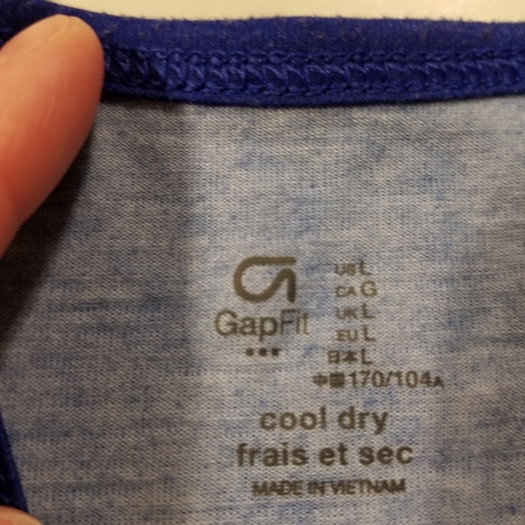 GAP womens athletic tank - Picture 3 of 3